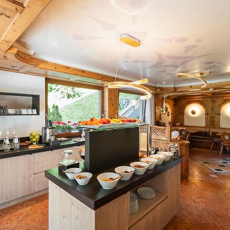 Hotel Foresta Моена Екстериор снимка