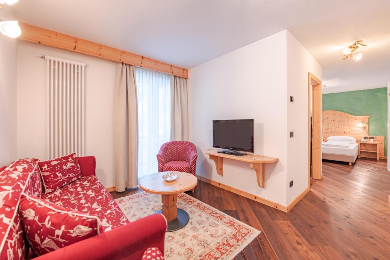 Hotel Foresta Моена Екстериор снимка