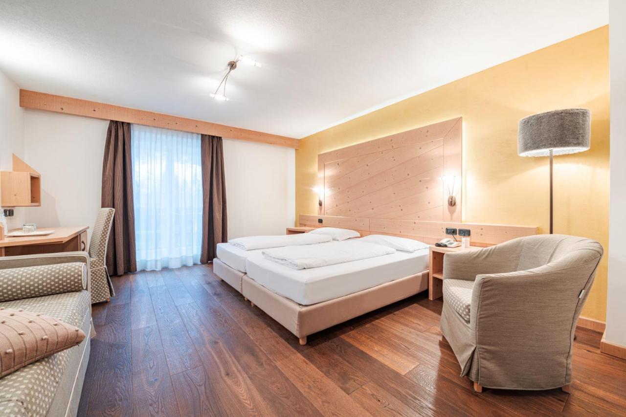 Hotel Foresta Моена Екстериор снимка