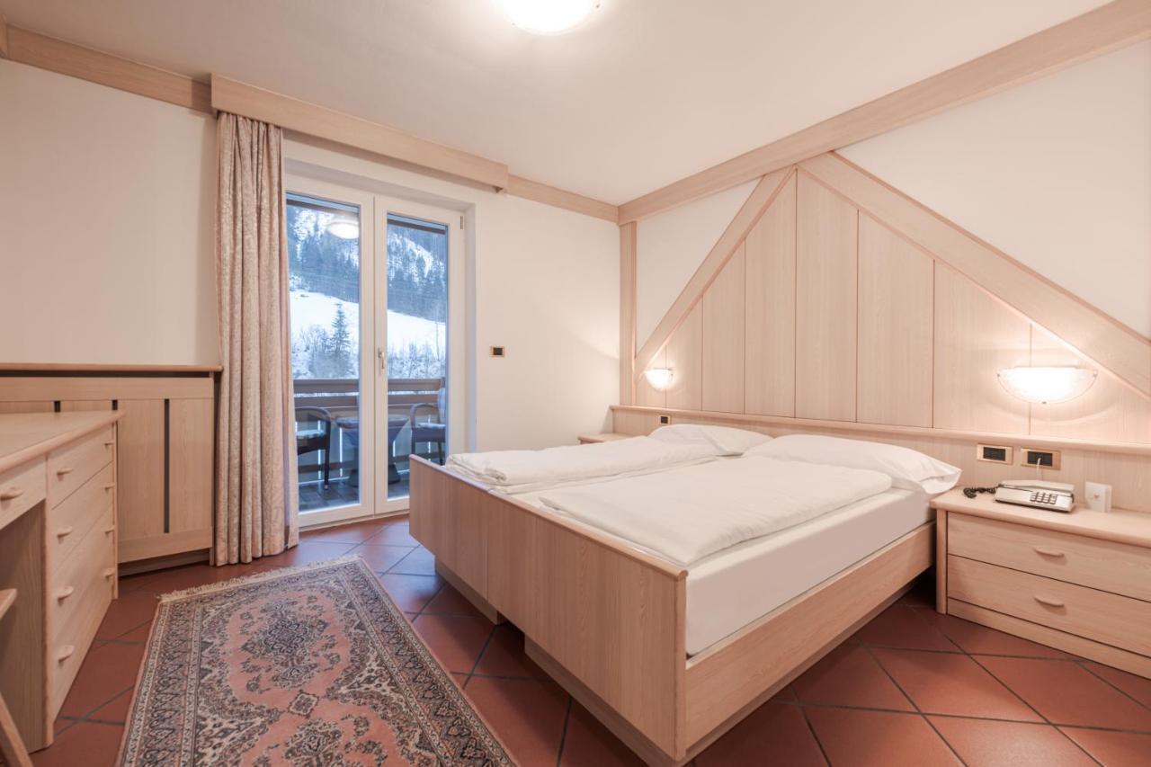 Hotel Foresta Моена Екстериор снимка