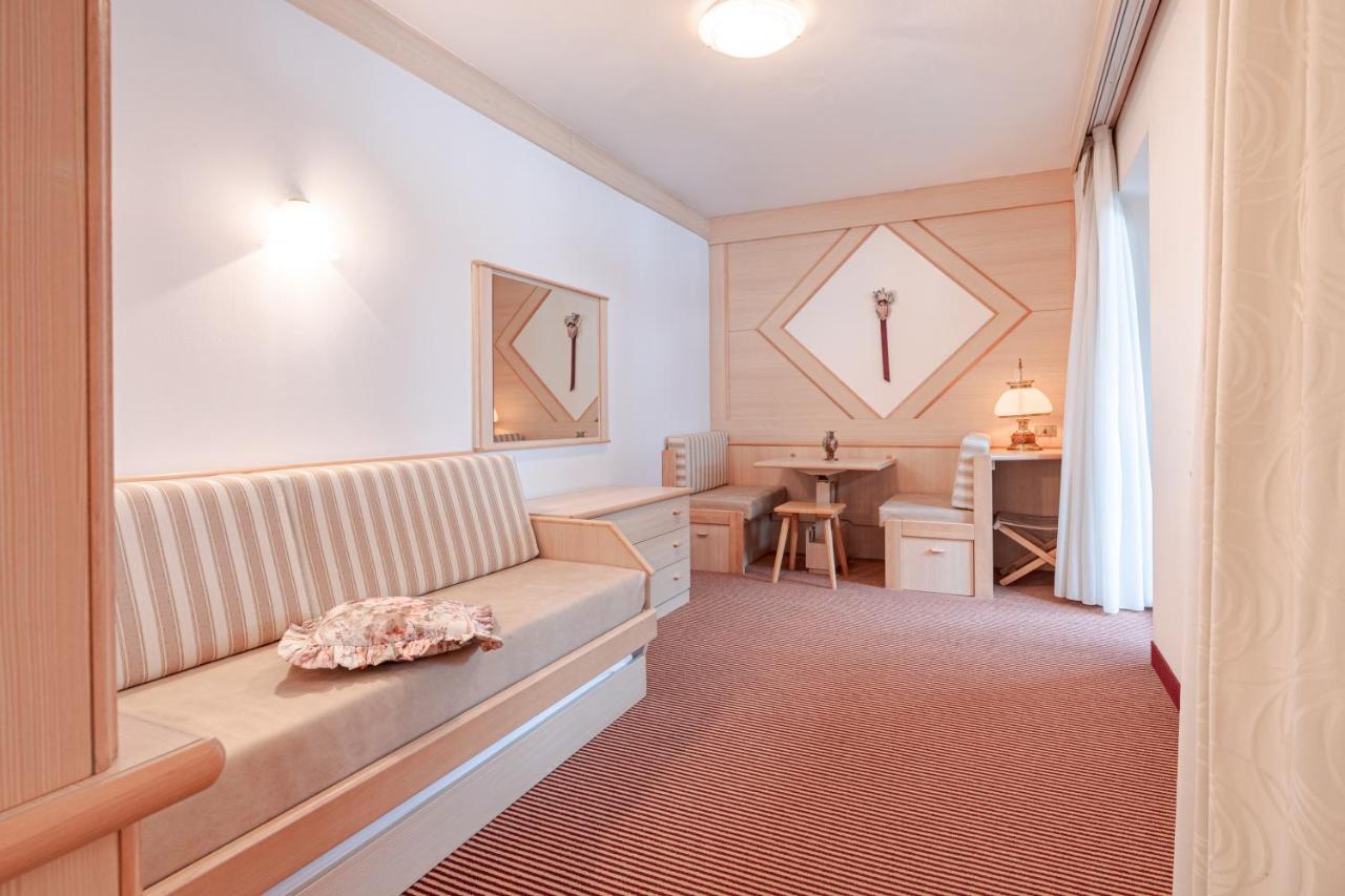 Hotel Foresta Моена Екстериор снимка
