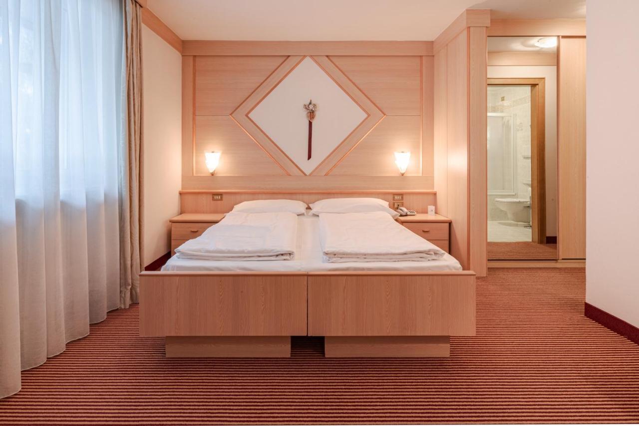 Hotel Foresta Моена Екстериор снимка