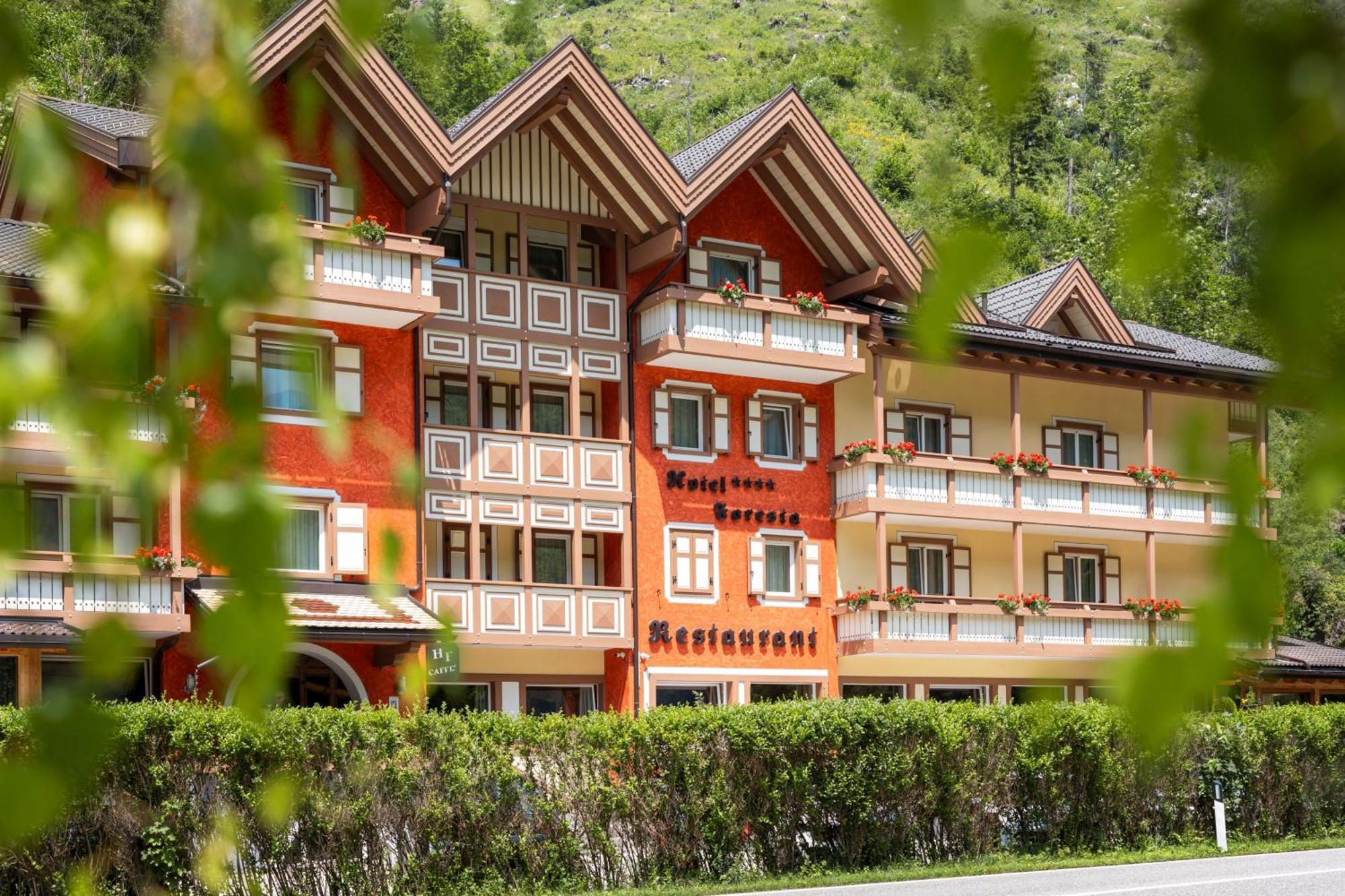 Hotel Foresta Моена Екстериор снимка