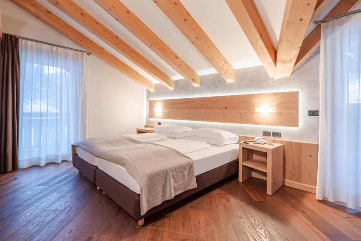 Hotel Foresta Моена Екстериор снимка